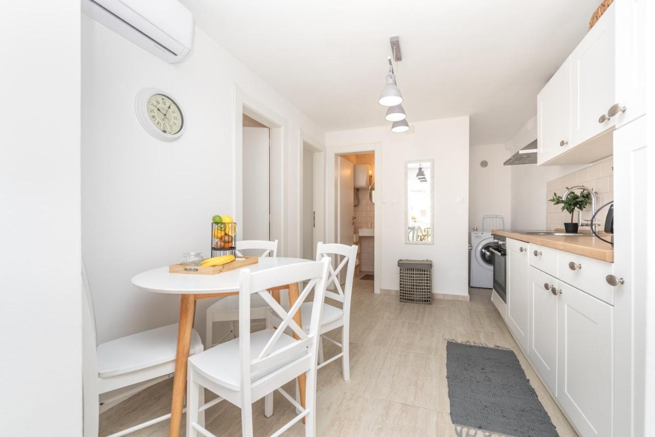 Apartment Tema Vir Eksteriør billede