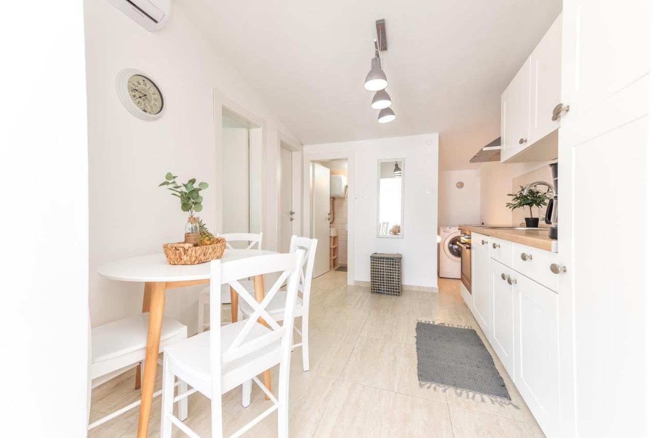Apartment Tema Vir Eksteriør billede