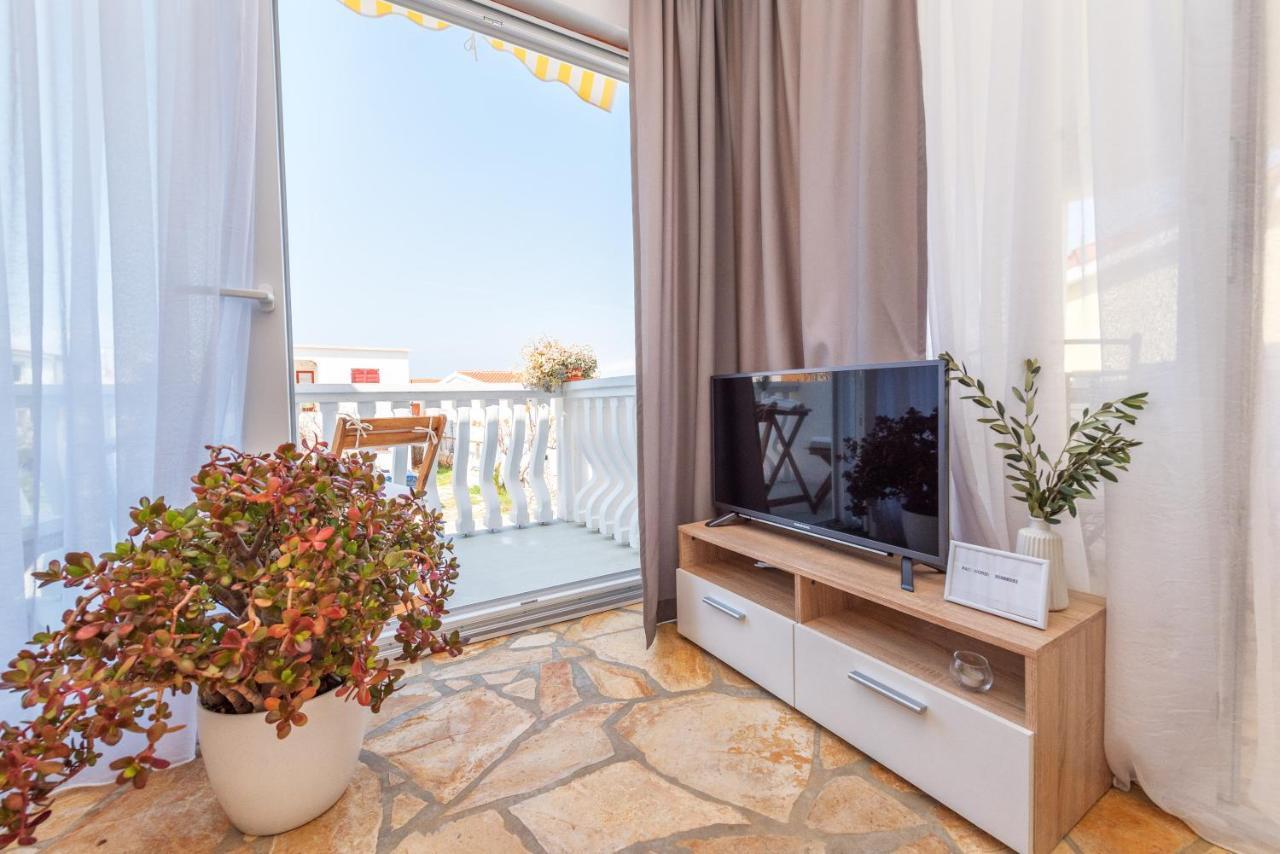 Apartment Tema Vir Eksteriør billede