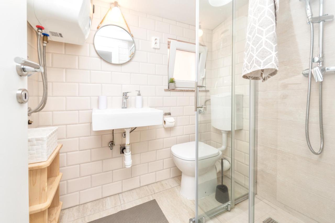 Apartment Tema Vir Eksteriør billede