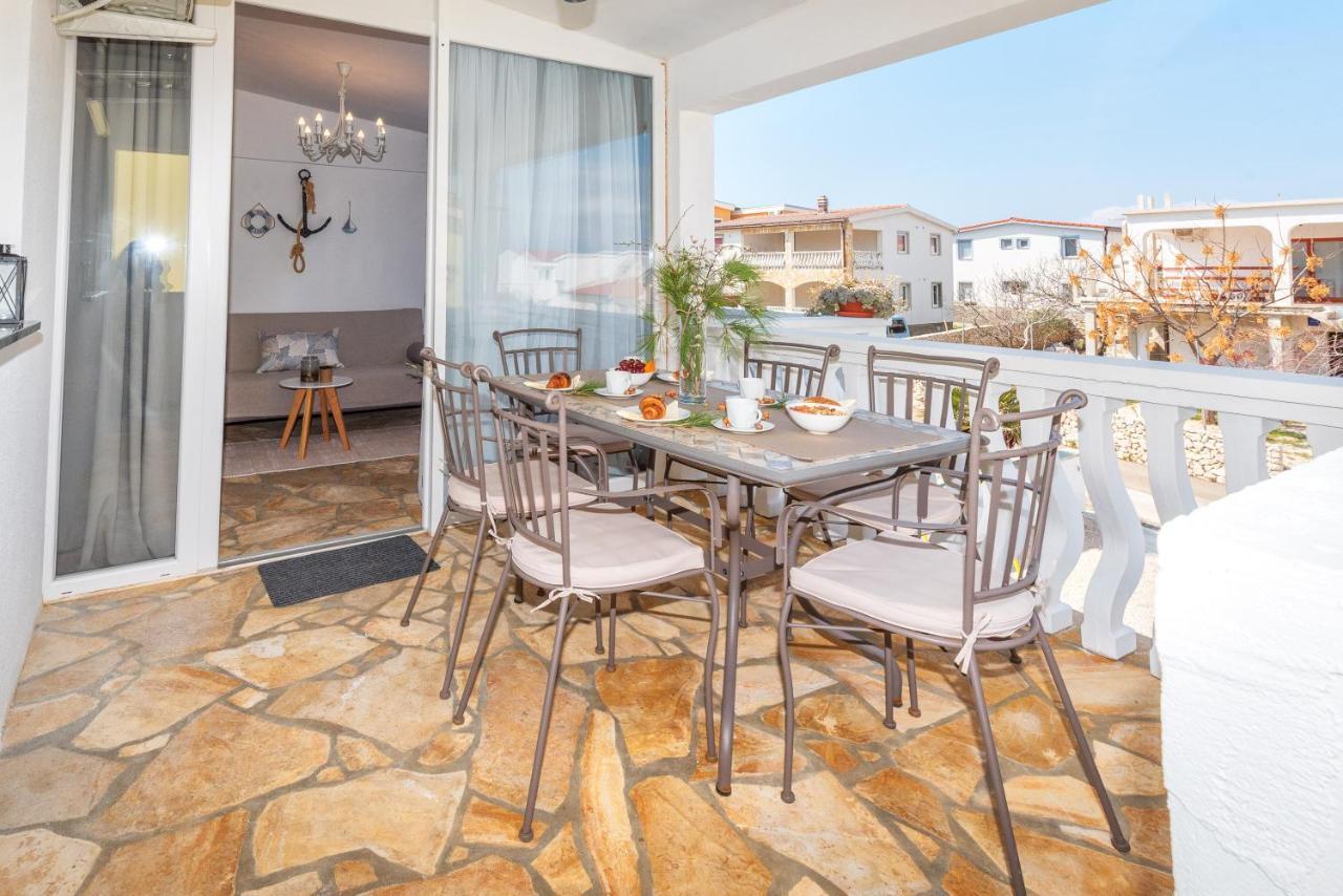 Apartment Tema Vir Eksteriør billede